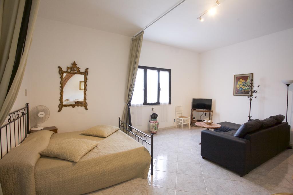 Ferienwohnung San Cerbone Porto Azzurro Exterior foto